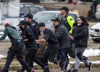 Siete muertos en tiroteo en fiesta de cumpleaños en Colorado