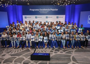 Banco Popular convoca a 65 becas para estudios superiores en 12 centros educativos