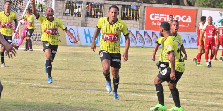 Gol Kelvin Duran ofrece empate épico MOCA FC frente al Atlético Vega Real