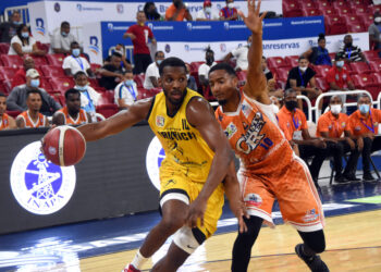 Gerardo Suero anota 29 puntos y pone al Mauricio Báez con 3-0 en el TBSDistrito 2021