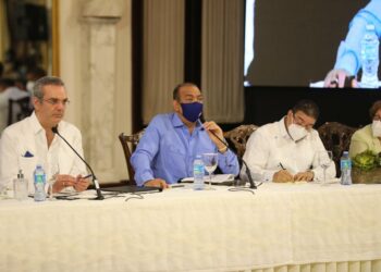 Abinader dispone solución de agua y construcción de diversas obras en Barahona