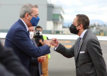 Abinader llega a Ecuador para toma posesión nuevo presidente