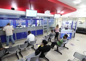 Contrataciones Públicas inhabilita a 33 proveedores por faltas leves y graves