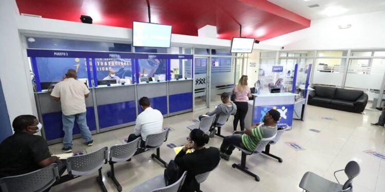 Contrataciones Públicas inhabilita a 33 proveedores por faltas leves y graves