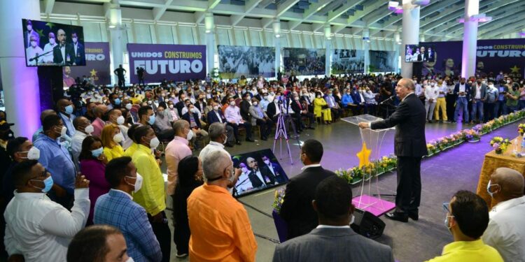 Imágenes: Reunión del PLD para escoger titulares de  la 34 secretarias