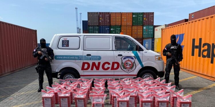 Continúan incautando presunta cocaína en Puerto Caucedo, esta vez 299 paquetes