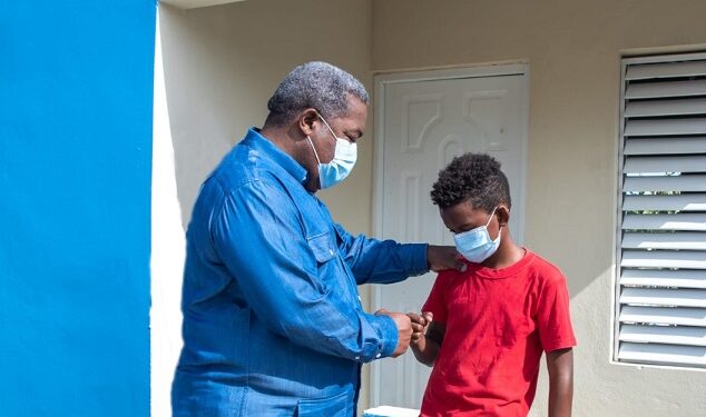 Gabinete de Política Social entrega vivienda para menor que vivía en un árbol