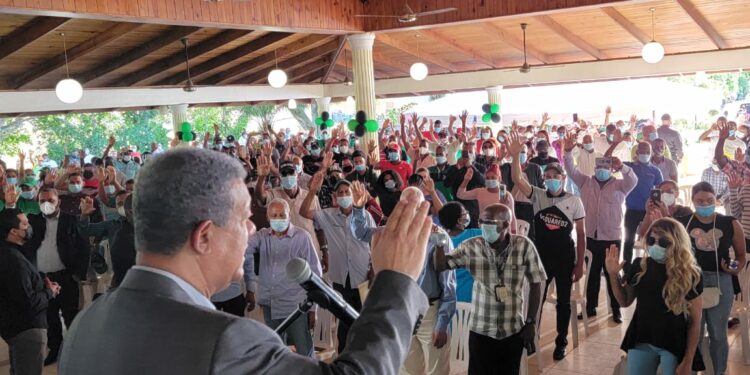 Fuerza del Pueblo informa juramenta 307 direcciones de base en Monte Plata