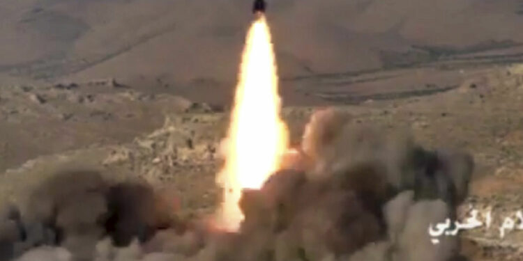 Hizbulá lanza tres cohetes hacia el norte de Israel desde Líbano