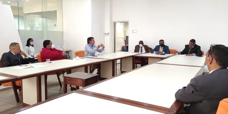 Ferretería Americana llega acuerdo con sindicato de trabajadores