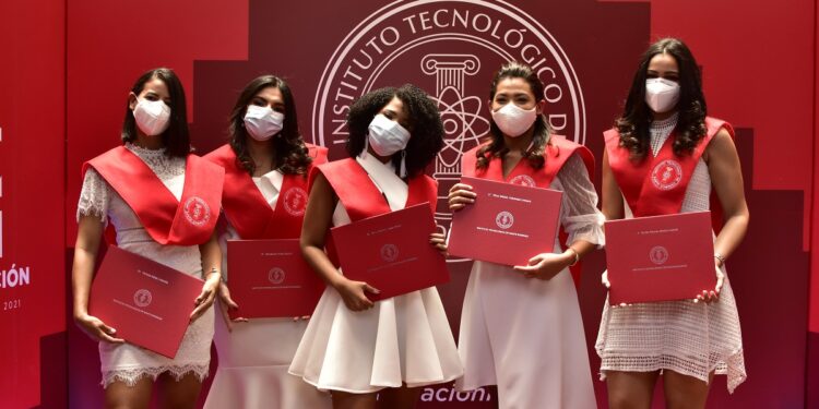 INTEC gradúa primera promoción de Comunicación Social y Medios Digitales
