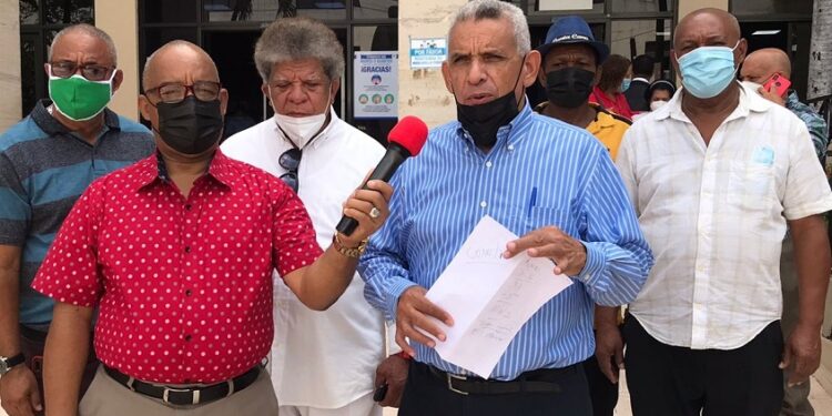 Trabajadores industriales somenten accion de amparo contra el Colegio Médico Dominicano