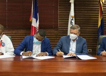 Refidomsa y sindicato firman histórico pacto colectivo