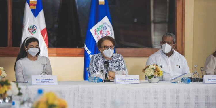 Germán Brito valora apoyo del Estado y el empresariado para frenar el comercio ilícito de productos