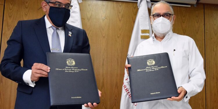 Ministerio de Economía y OPTIC acuerdan fomentar la transformación digital del Estado