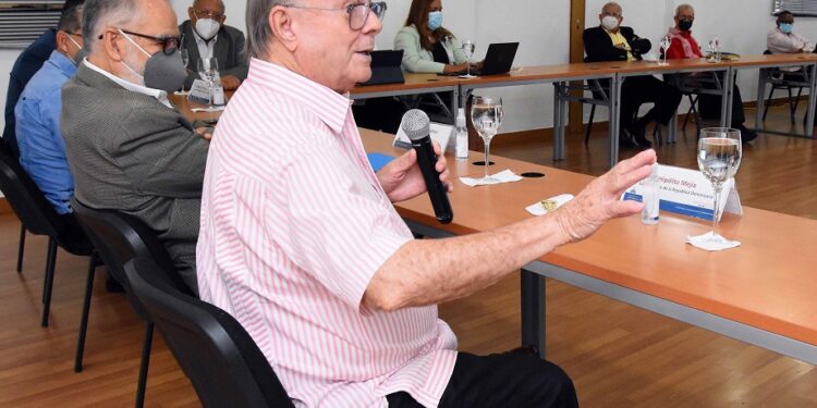 Lo que dijo Hipólito Mejía del trabajo se realiza en el Ministerio de Economía