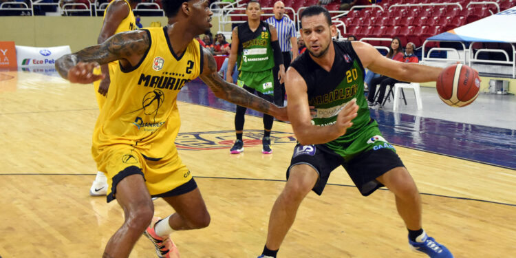 San Carlos destrona el invicto del Mauricio Báez en el TBSDistrito 2021