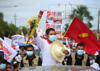 Candidato izquierdista peruano avanza en preferencia electoral