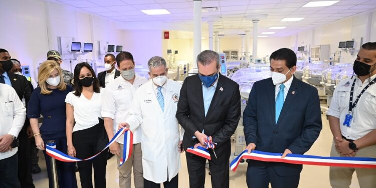 Abinader entrega dos instalaciones de la ciudad sanitaria Luis Eduardo Aybar