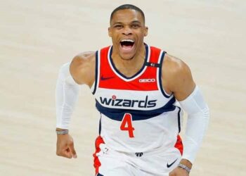 Russell Westbrook empata récord de más triples-dobles en la historia de la NBA