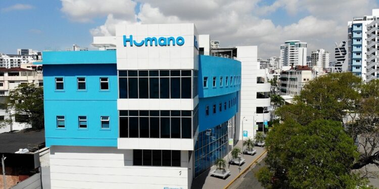 Médicos en huelga contra administradora de riesgos Salud Humano