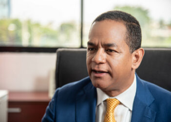 Valentín expresa preocupación ante “peligrosa deriva autoritaria” en El Salvador