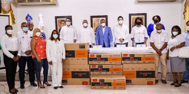 Continúa llegando apoyo económico para el desarrollo turístico de Pedernales