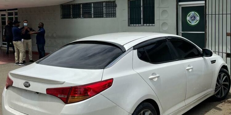 Policía detiene cuatro hombres integran supuesta banda mató hombre e hirió mujer durante asalto