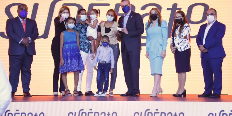 Gobierno lanza programa Supérate a favor de más de 1 millón de dominicanos