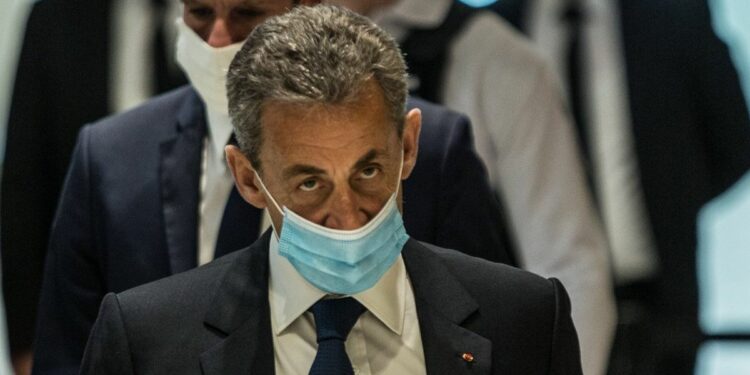 La Fiscalía de Francia pide un año de cárcel para ex presidente Sarkozy