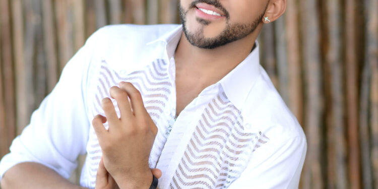 YouMaico presenta credenciales con "Dame un chance"