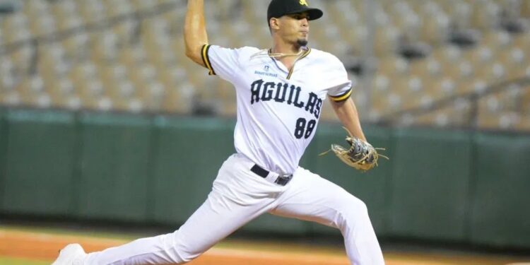 Luis Felipe Castillo y Junior García, con permiso para el repechaje