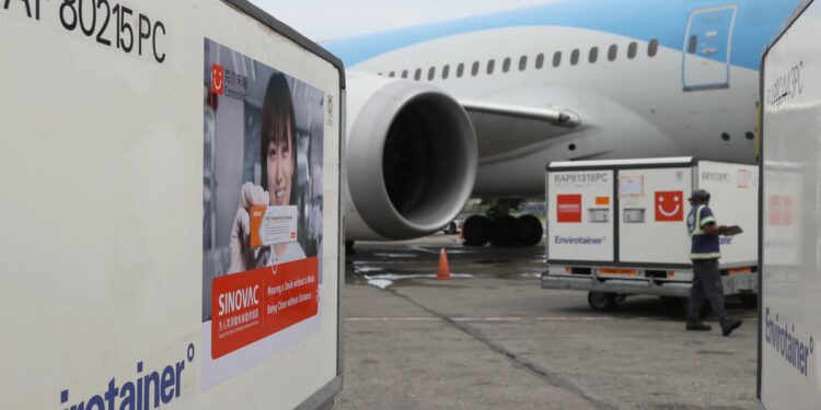 Gobierno RD recibe 3 millones de vacunas SINOVAC