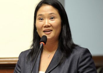 Encuestas a boca de urnas favorecen  a Keiko Fujimori