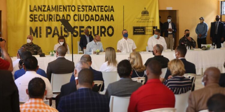 En Cristo Rey comenzó “Mi país seguro” con acto encabezado por Abinader