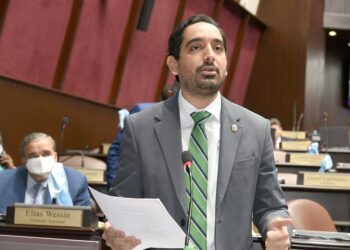 Alianza País explica oposición a contrato con Apache Corporation para exploración petrolera