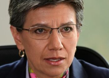 La alcaldesa de Bogotá culpa al uribismo de "generar violencia" en la capital