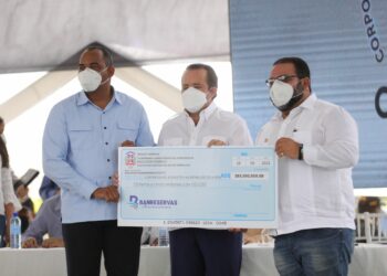 Luis Abinader encabeza actos de Estado en La Vega