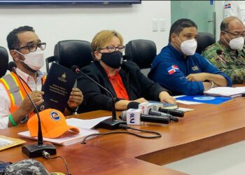 Por Temporada Ciclónica, Defensa Civil entrega análisis de riesgos a gobernaciones