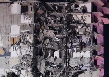 Confirman un fallecido y 10 lesionados por derrumbre de edificio en Miami