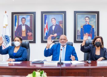 Los 211 libros de texto aprobados por Educación combinarán formatos impreso y digital