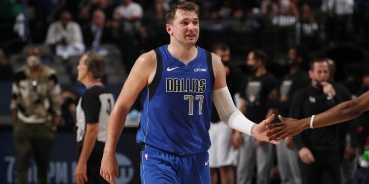 Los Clippers mandan a Doncic de vacaciones y los Hawks sorprenden en Filadelfia