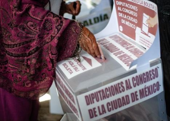 México cierra las urnas tras votaciones con escasos incidentes