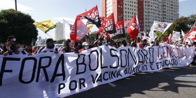 La oposición brasileña vuelve a tomar las calles al grito de "¡Fuera Bolsonaro!"