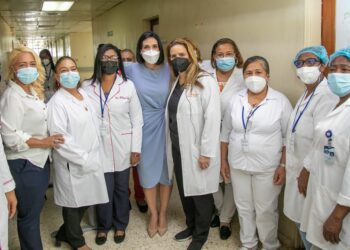 Primera Dama visita Hospital Materno Dra. Evangelina Rodríguez