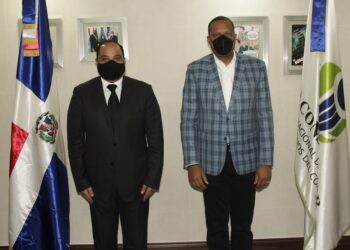 Pro Consumidor y Defensor del Pueblo establecen alianza para defender a los consumidores