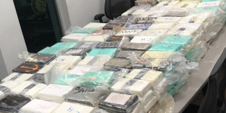 Federales en Puerto Rico se incautan de 1, 299 libras cocaína
