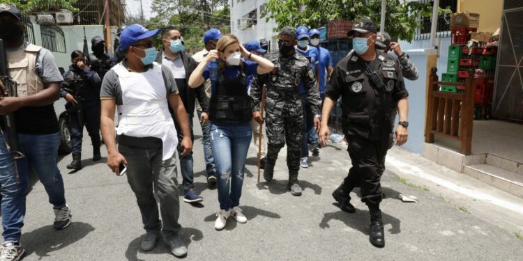 15 fiscales intervienen barrios del Distrito Nacional