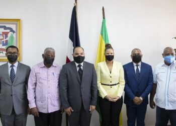 Defensor del Pueblo y director de Prisiones buscan reducir hacinamiento de presos