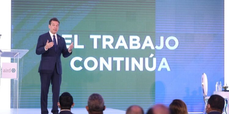 Ministro Bisonó habla de la lucha que se libra contra el comercio ilícito